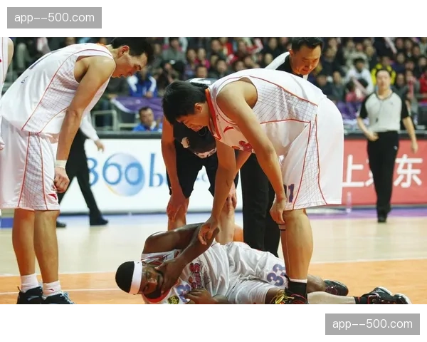 国王内线得分优势明显，但外线防守容易被对手针对